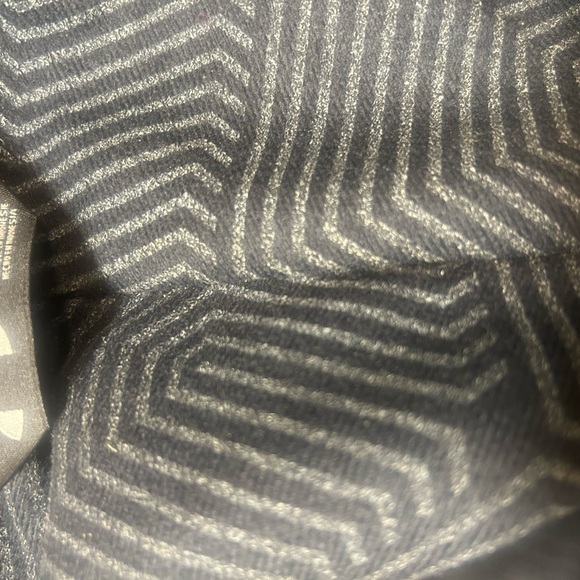 Under Armour M NWOT ski/snowboard pants.. impossible to photograph lol- pattern - Picture 7 of 14